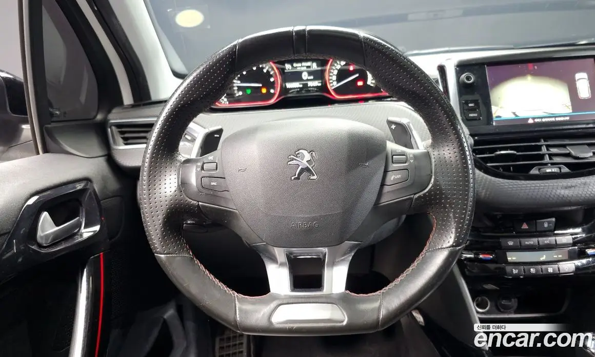 Peugeot 2008 2017 1.6 автомат (гидро), фото 12