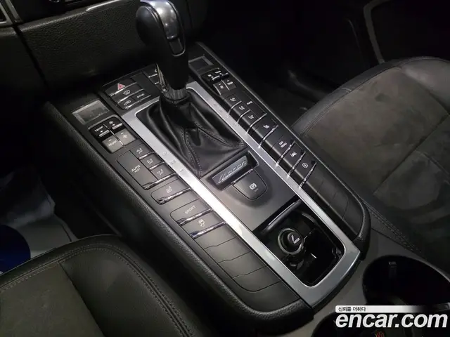 Porsche Macan 2018 2.0 автомат (гидро), миниатюра 9