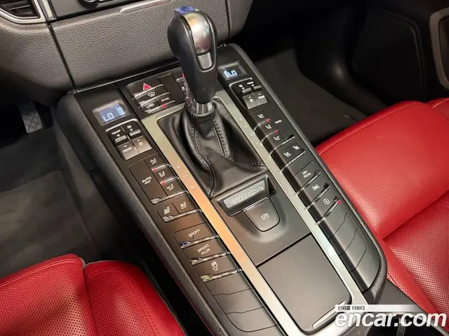 Porsche Macan 2018 2.0 автомат (гидро), миниатюра 12