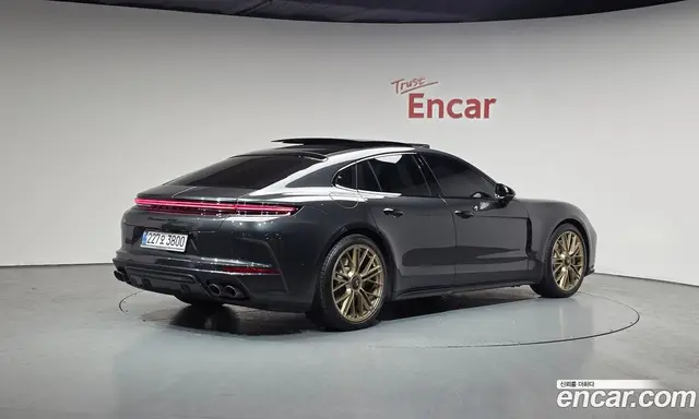 Porsche Panamera, 2025, 8 321 км