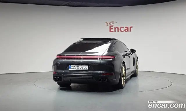 Porsche Panamera 2025 4.0 автомат (гидро), миниатюра 3
