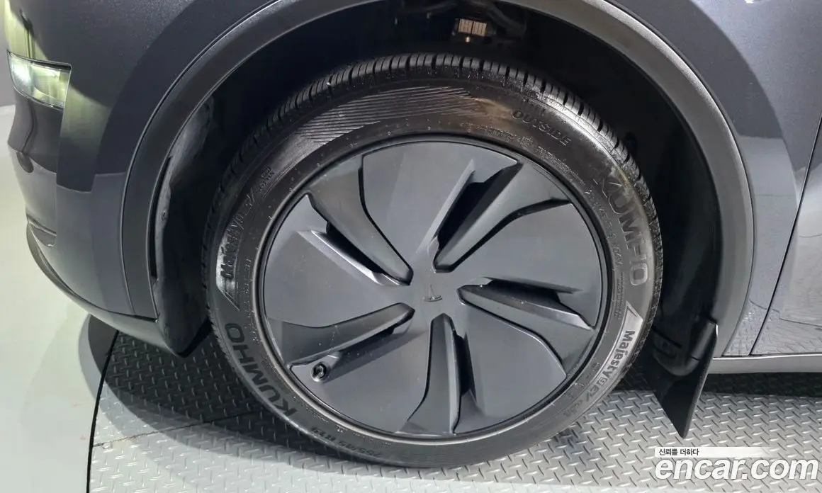 Tesla Model Y 2025 0.2 автомат (гидро), фото 5 Tesla Model Y 2025 0.2 автомат (гидро), фото 5