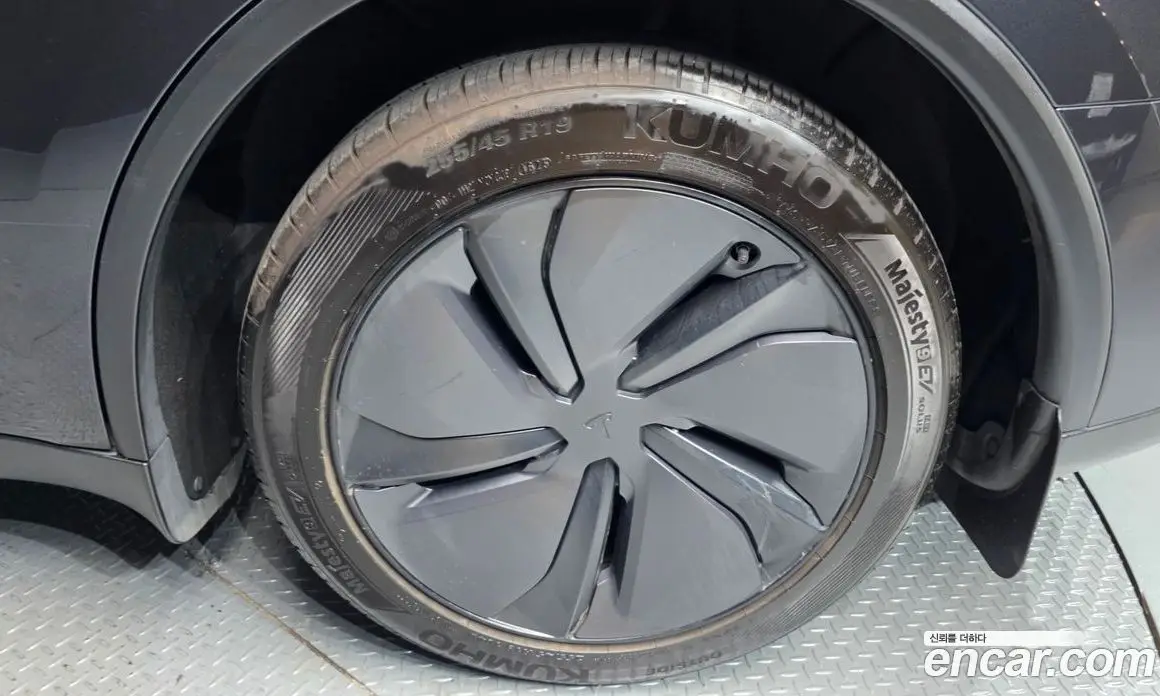 Tesla Model Y 2025 0.2 автомат (гидро), фото 7 Tesla Model Y 2025 0.2 автомат (гидро), фото 7