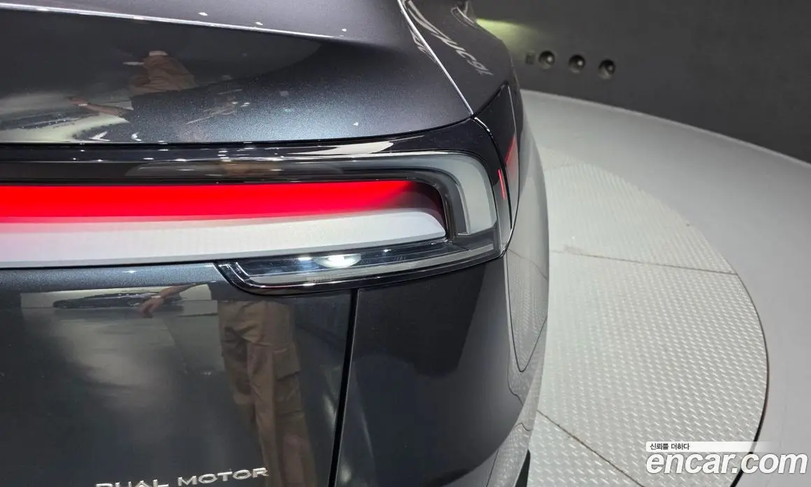 Tesla Model Y 2025 0.2 автомат (гидро), фото 9 Tesla Model Y 2025 0.2 автомат (гидро), фото 9