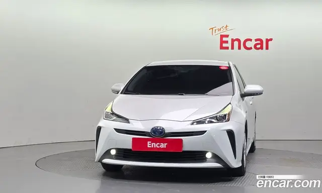 Toyota Prius 2021 1.8 автомат (гидро), миниатюра 3