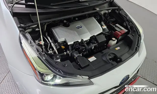 Toyota Prius 2021 1.8 автомат (гидро), миниатюра 6