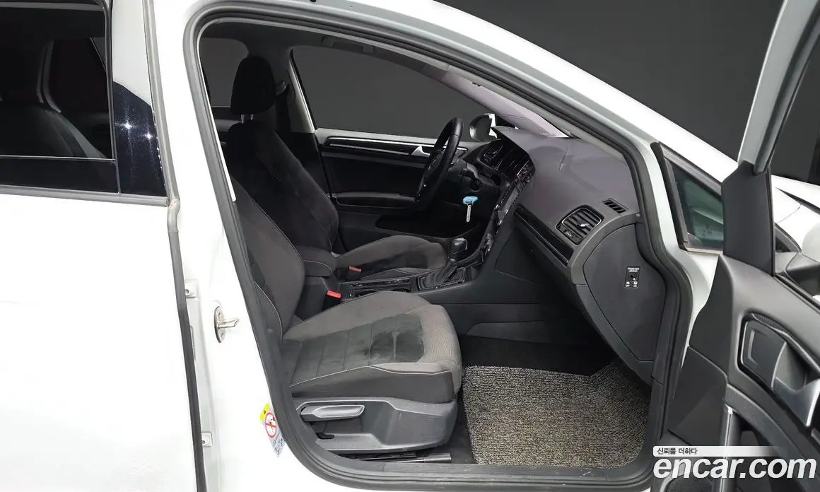 Volkswagen Golf 2015 1.6 автомат (гидро), фото 11