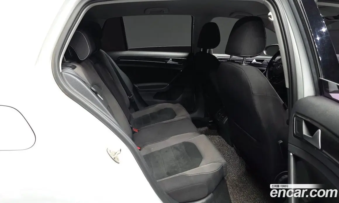 Volkswagen Golf 2015 1.6 автомат (гидро), фото 12