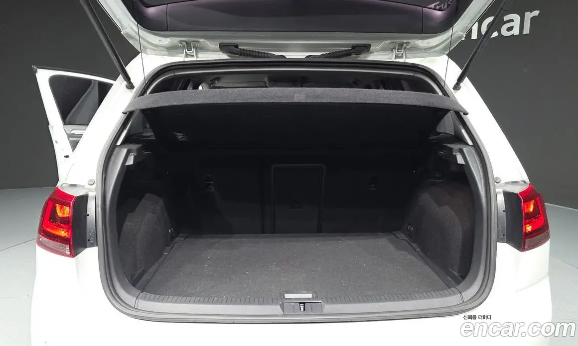 Volkswagen Golf 2015 1.6 автомат (гидро), фото 20