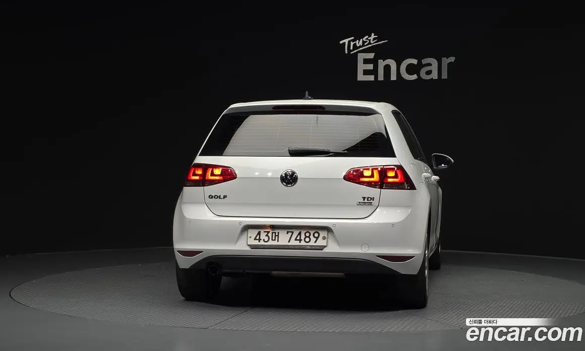 Volkswagen Golf 2015 1.6 автомат (гидро), фото 4