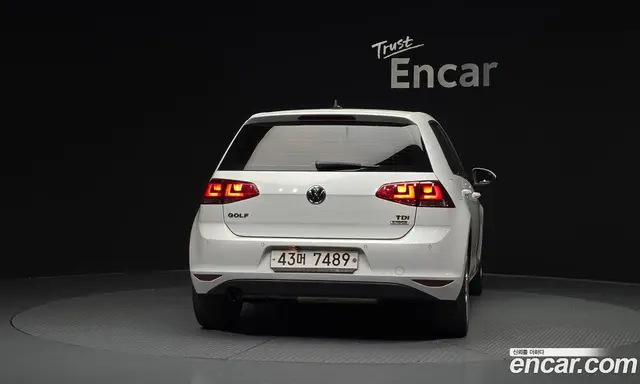 Volkswagen Golf 2015 1.6 автомат (гидро), миниатюра 4