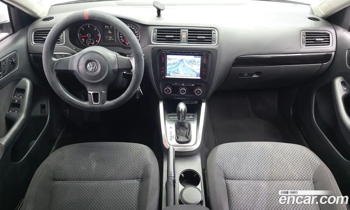 Volkswagen Jetta 2011 1.6 автомат (гидро), фото 7