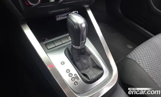 Volkswagen Jetta 2011 1.6 автомат (гидро), миниатюра 9
