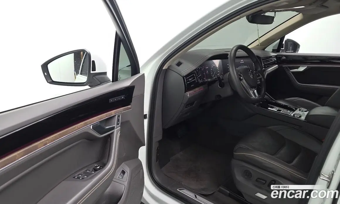 Volkswagen Touareg 2020 3.0 автомат (гидро), фото 13