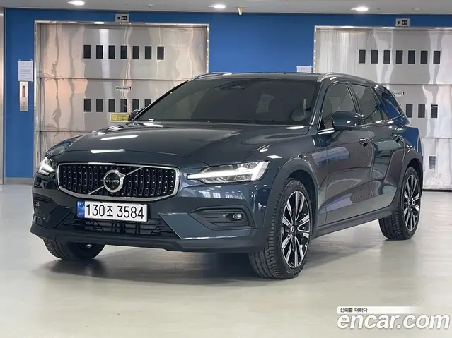 Volvo V60, 2024, 18 210 км
