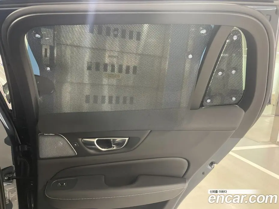 Volvo V60 2024 2.0 автомат (гидро), фото 18