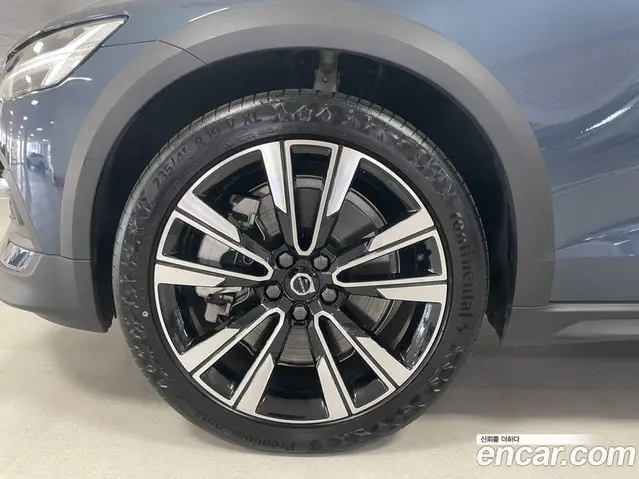 Volvo V60 2024 2.0 автомат (гидро), миниатюра 5