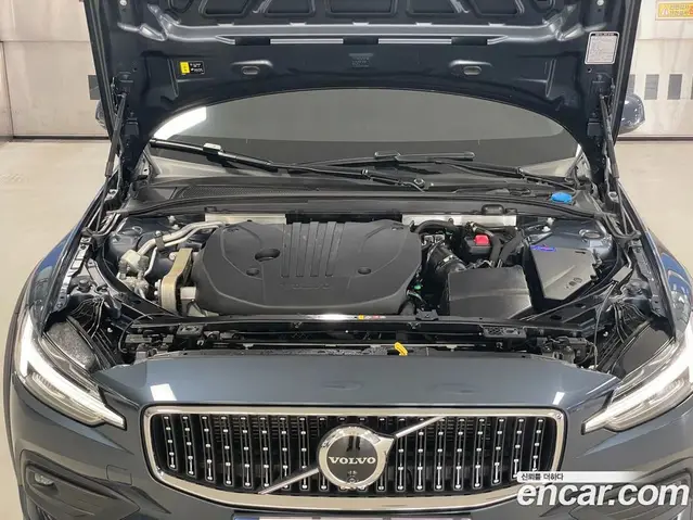 Volvo V60 2024 2.0 автомат (гидро), миниатюра 6