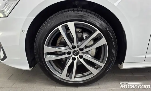 Audi A6 2023 2.0 автомат (гидро), миниатюра 5