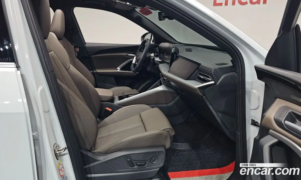 Audi Q5 2025 2.0 автомат (гидро), фото 15