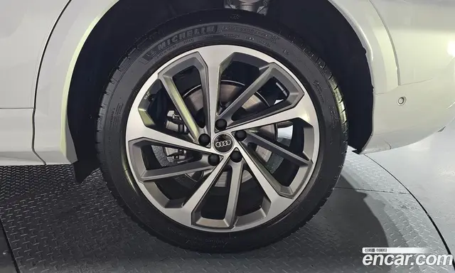 Audi Q5 2025 2.0 автомат (гидро), миниатюра 6