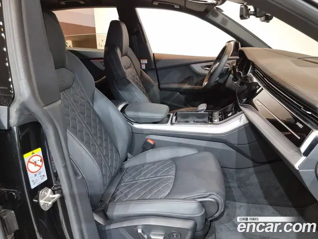 Audi Q8 2024 3.0 автомат (гидро), миниатюра 11