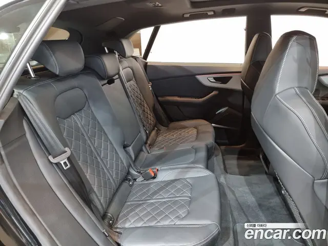 Audi Q8 2024 3.0 автомат (гидро), миниатюра 12