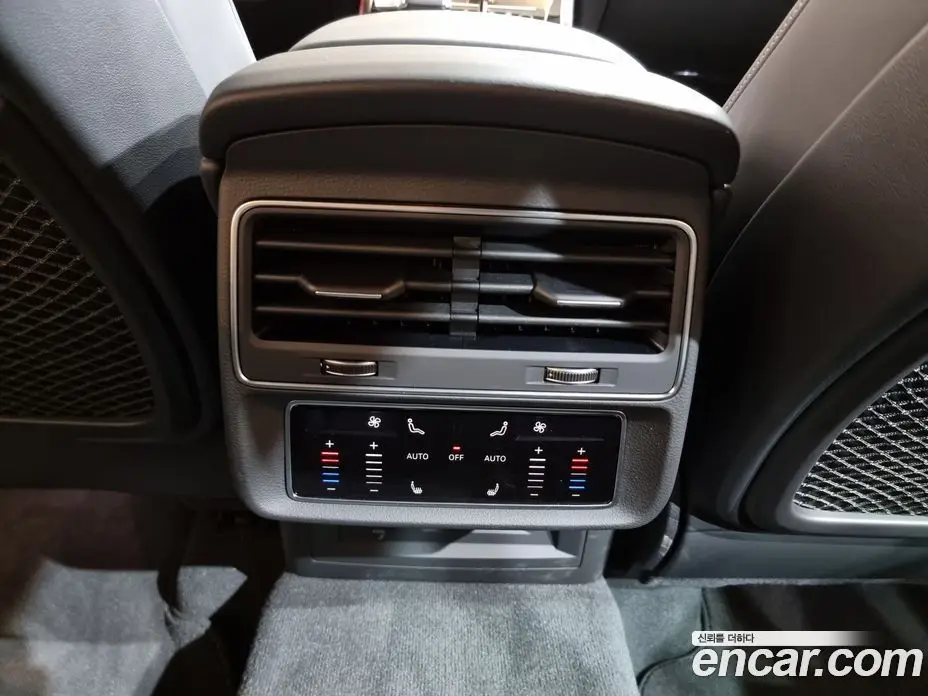Audi Q8 2024 3.0 автомат (гидро), фото 18