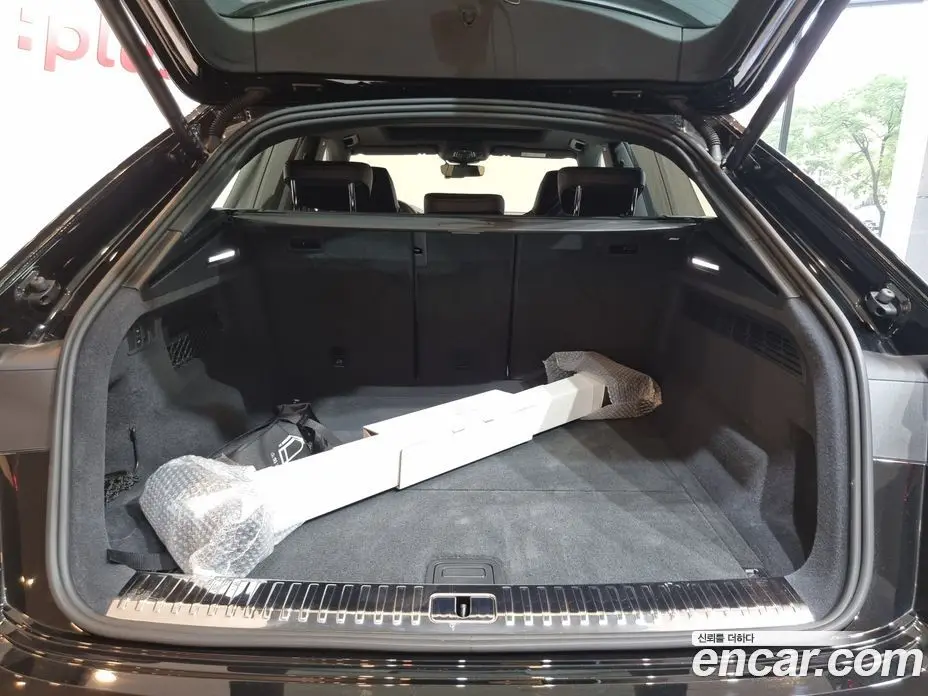 Audi Q8 2024 3.0 автомат (гидро), фото 20