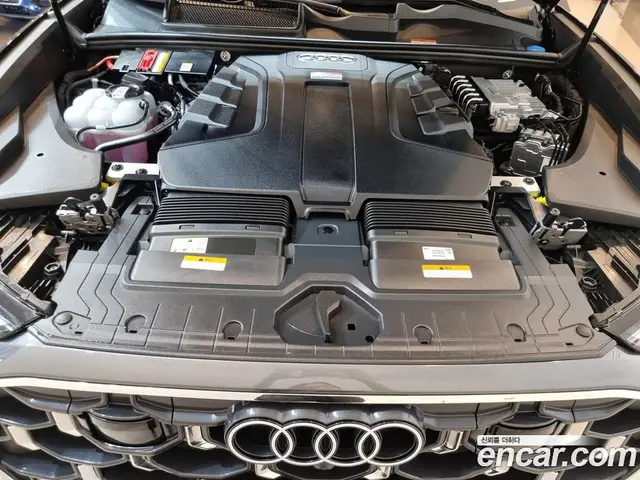 Audi Q8 2024 3.0 автомат (гидро), миниатюра 6