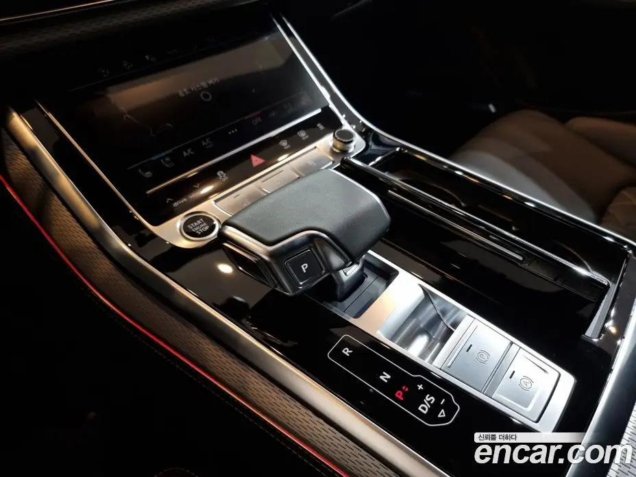 Audi Q8 2024 3.0 автомат (гидро), фото 9