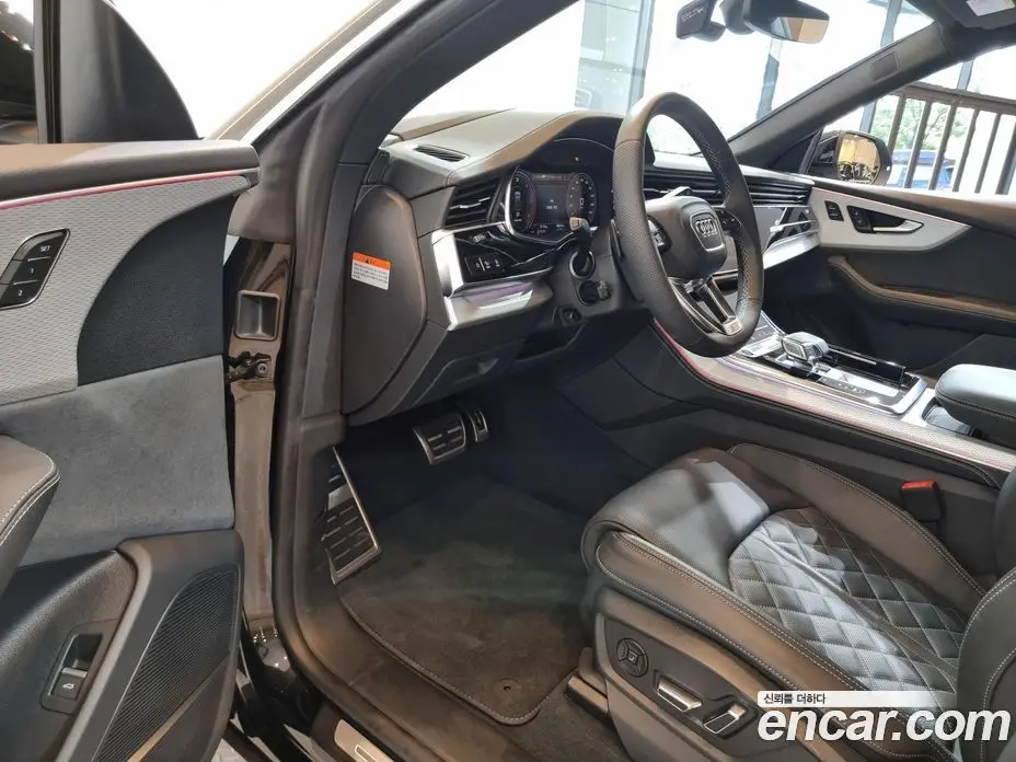 Audi Q8 2024 3.0 автомат (гидро), фото 10