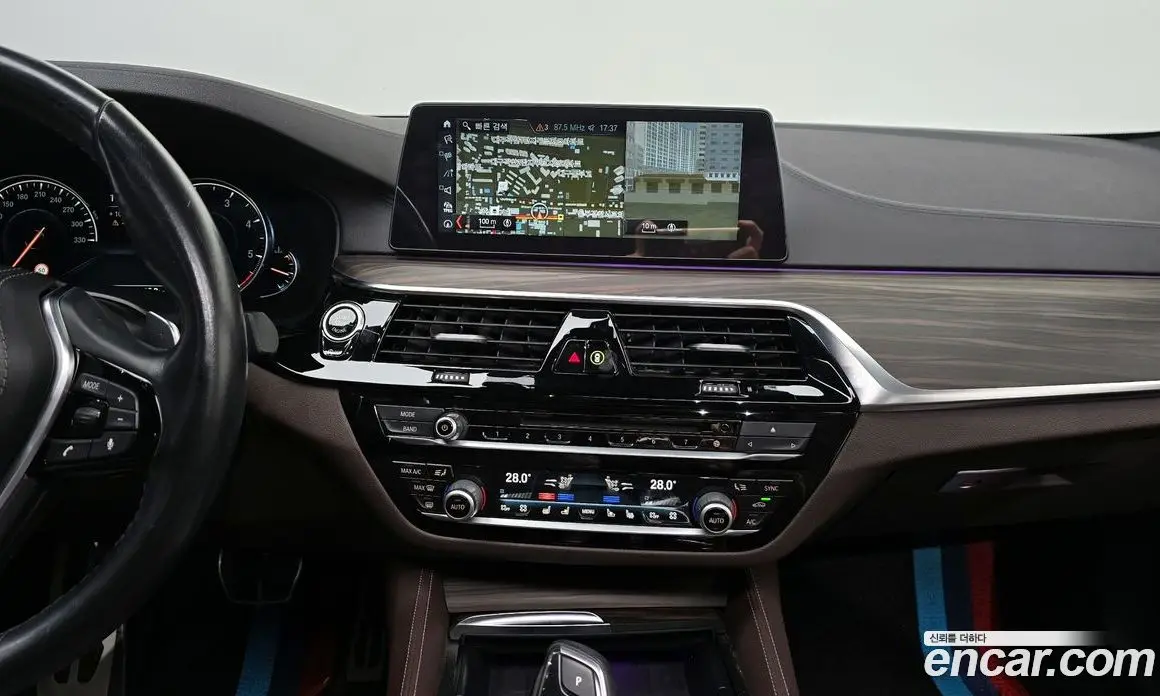 BMW 5 серия 2018 2.0 автомат (гидро), фото 15