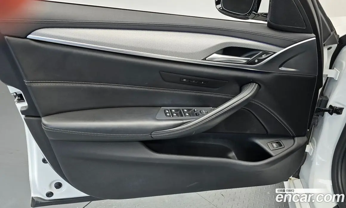 BMW 5 серия 2018 2.0 автомат (гидро), фото 14