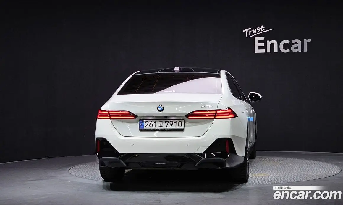 BMW 5 серия 2023 2.0 автомат (гидро), фото 4
