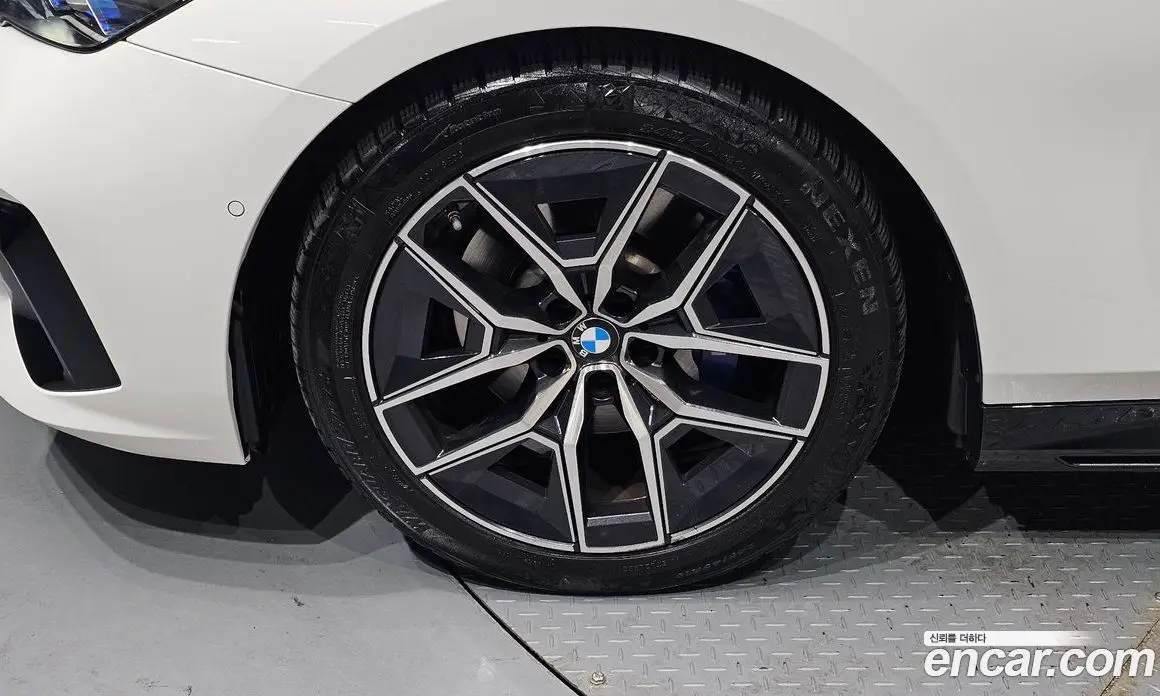 BMW 5 серия 2023 2.0 автомат (гидро), фото 5