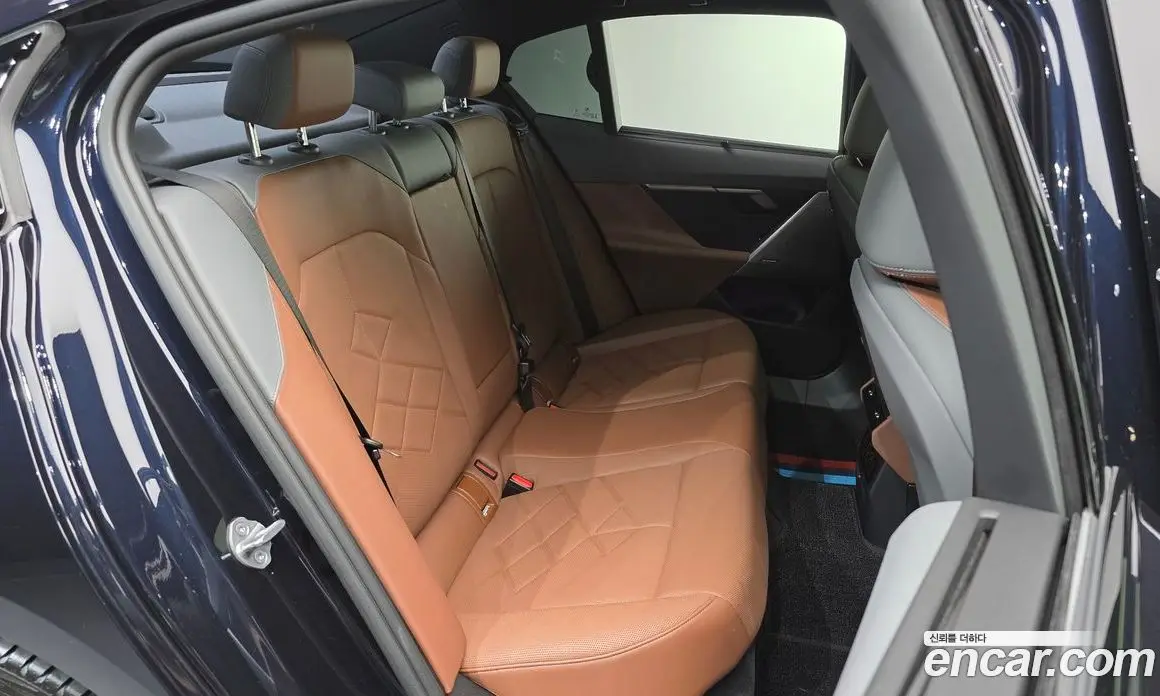 BMW 5 серия 2024 2.0 автомат (гидро), фото 11