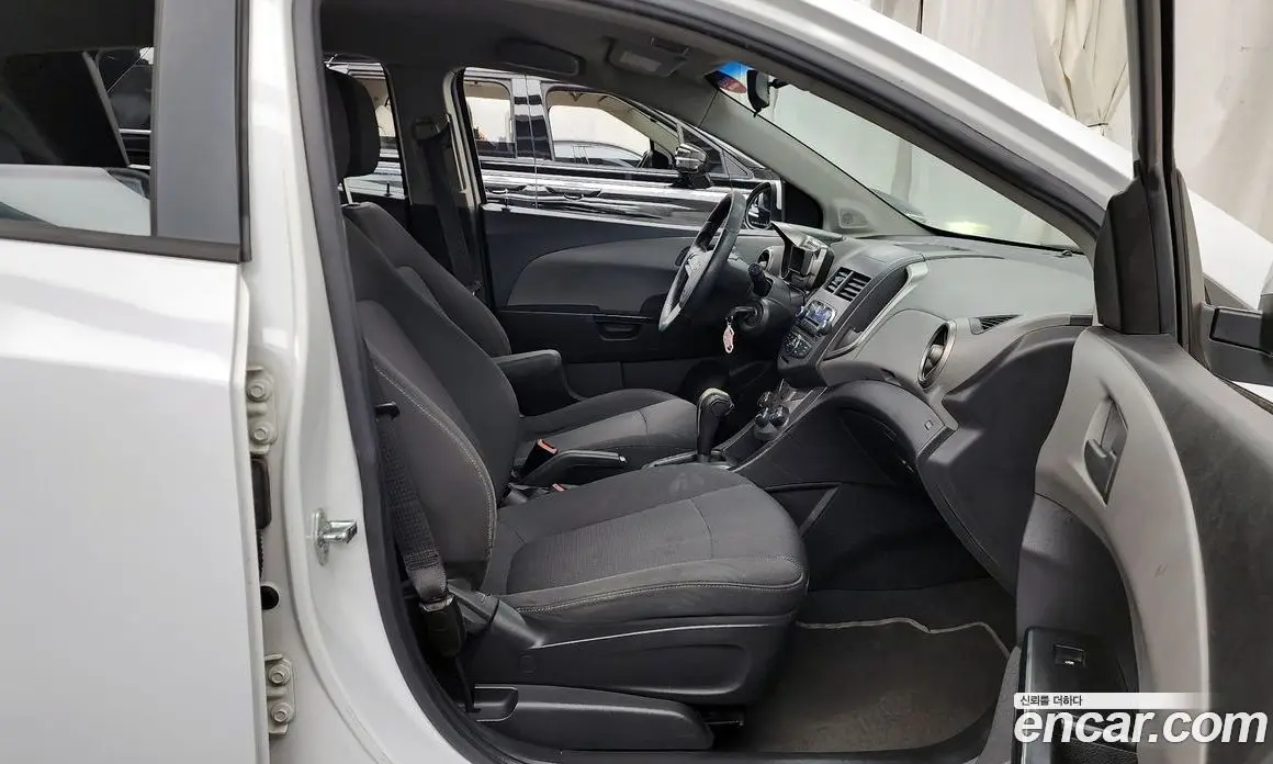 Chevrolet Aveo 2011 1.6 автомат (гидро), фото 11