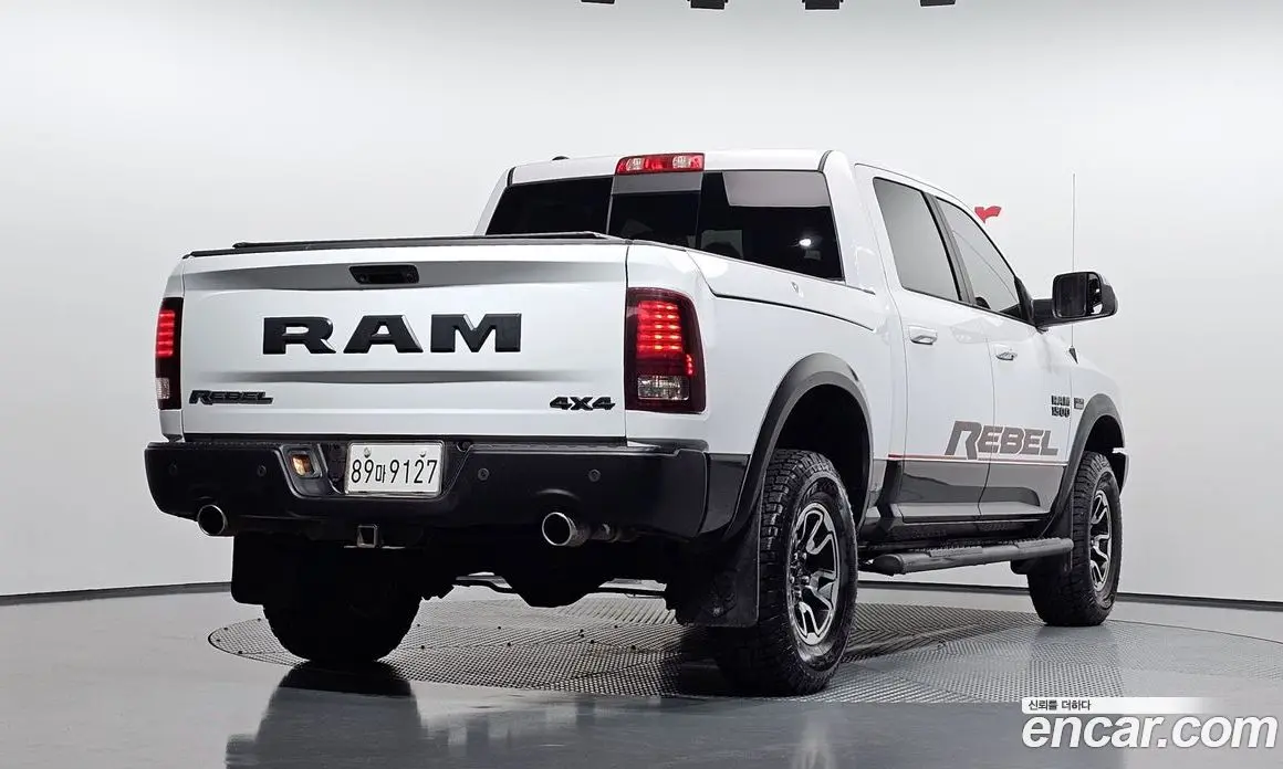 Dodge Ram Pick Up 2016 5.7 автомат (гидро), фото 2 Dodge Ram Pick Up 2016 5.7 автомат (гидро), фото 2