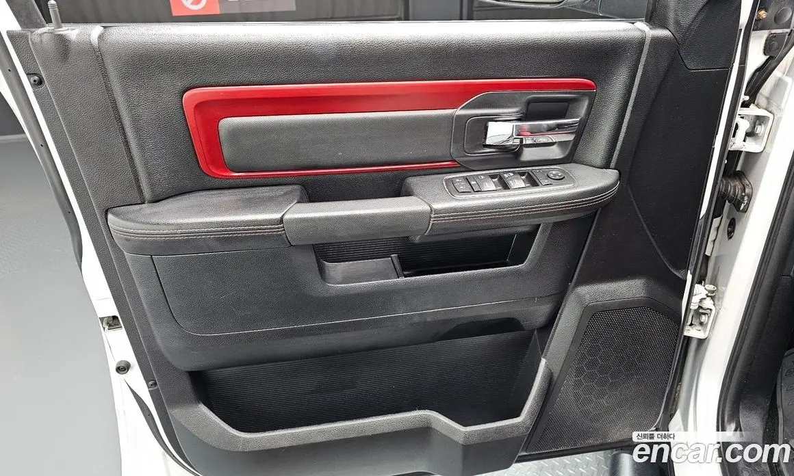 Dodge Ram Pick Up 2016 5.7 автомат (гидро), фото 19 Dodge Ram Pick Up 2016 5.7 автомат (гидро), фото 19