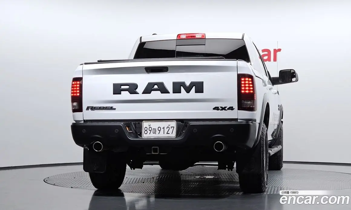 Dodge Ram Pick Up 2016 5.7 автомат (гидро), фото 4 Dodge Ram Pick Up 2016 5.7 автомат (гидро), фото 4