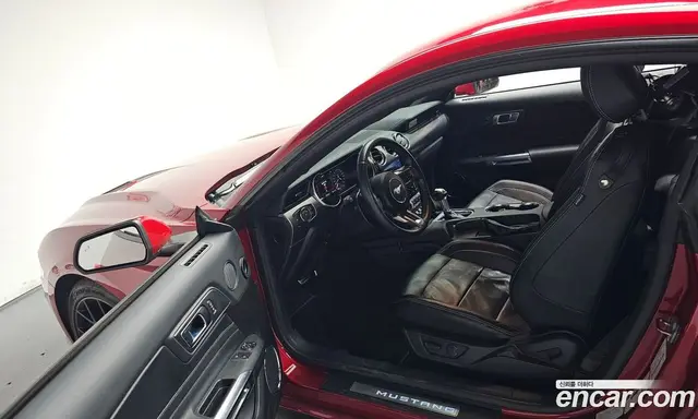 Ford Mustang 2022 2.3 автомат (гидро), миниатюра 12