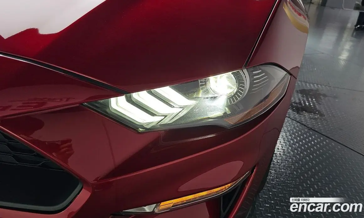 Ford Mustang 2022 2.3 автомат (гидро), фото 7