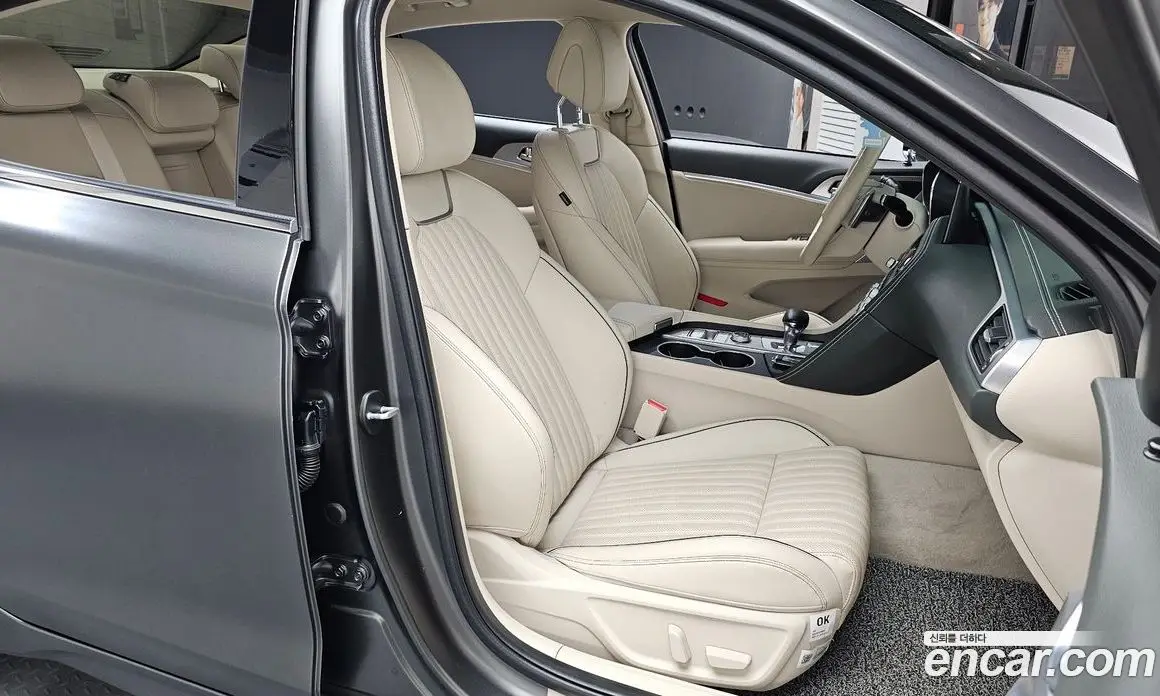 Genesis G70 2022 2.0 автомат (гидро), фото 16