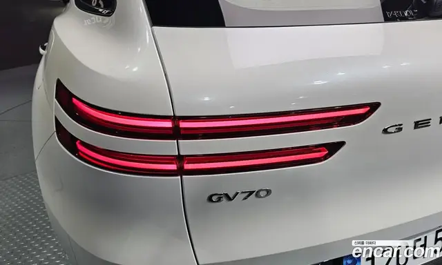 Genesis GV70 2025 2.5 автомат (гидро), миниатюра 9