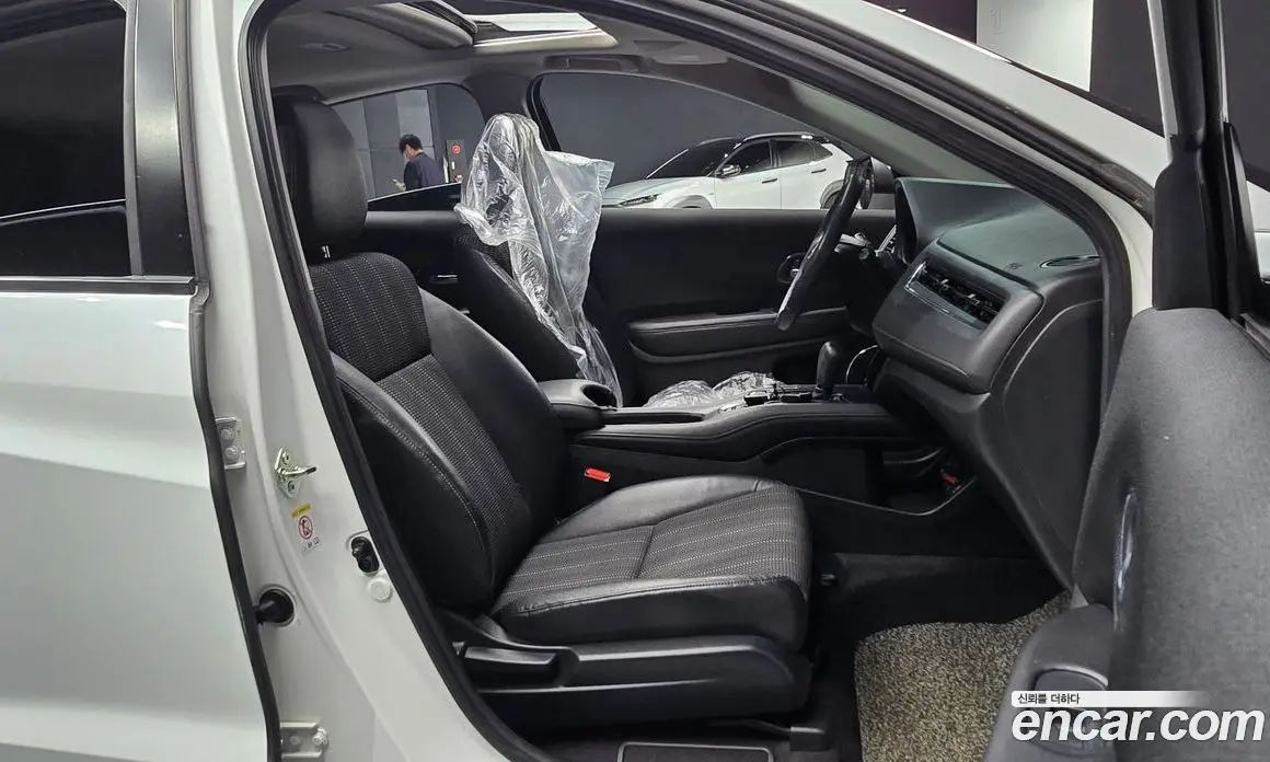 Honda HR-V 2017 1.8 автомат (гидро), фото 15