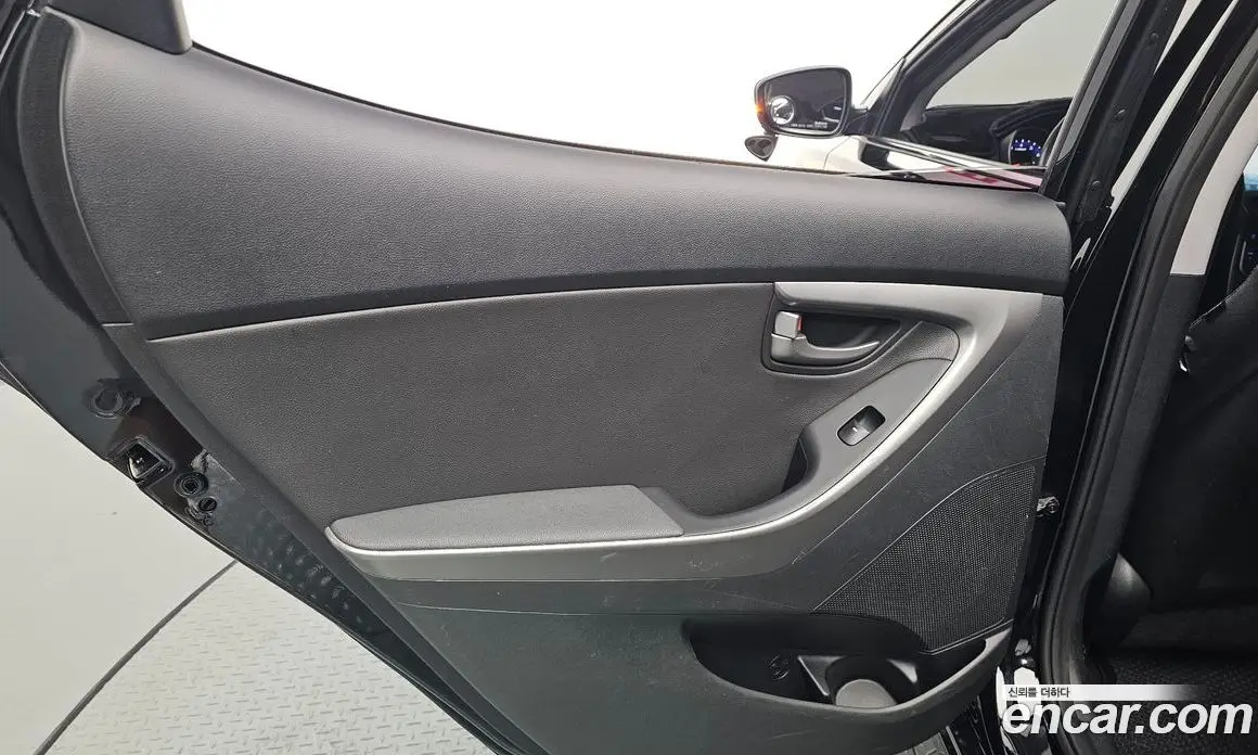 Hyundai Avante 2015 1.6 автомат (гидро), фото 14