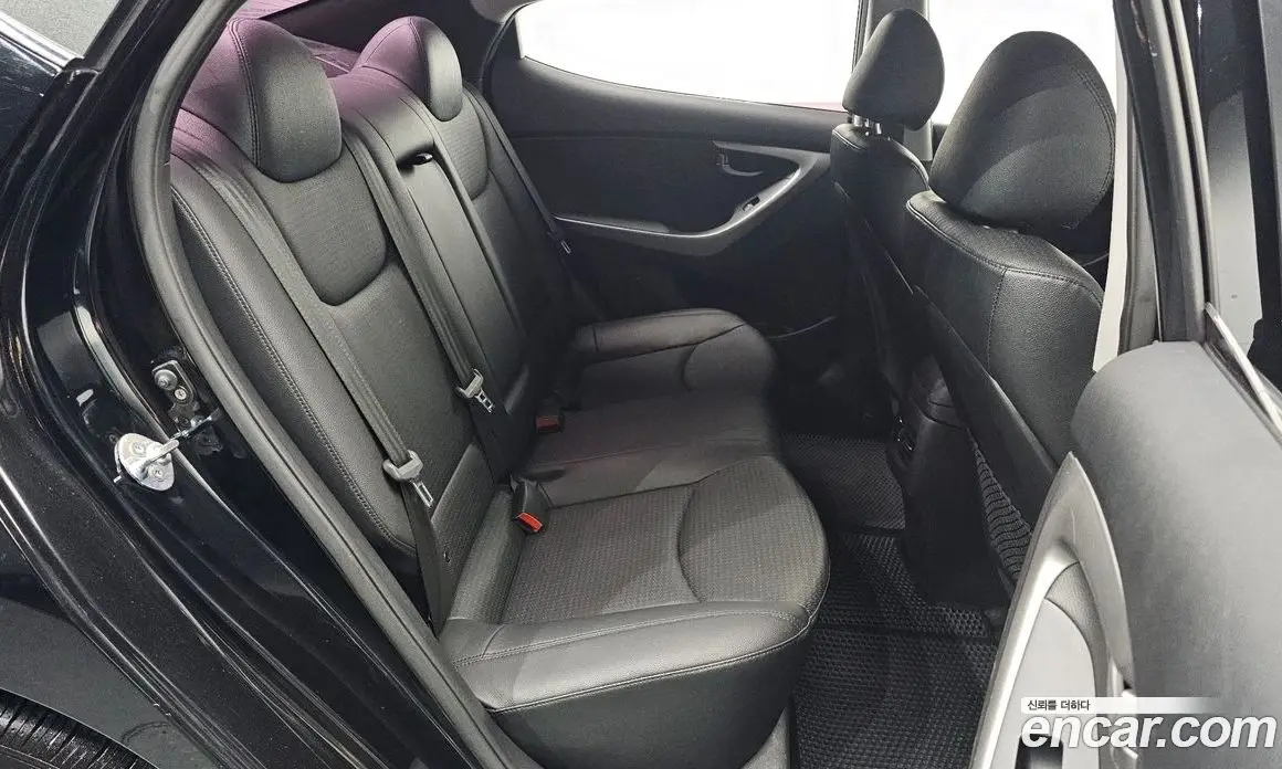 Hyundai Avante 2015 1.6 автомат (гидро), фото 16