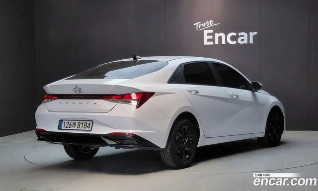 Hyundai Avante 2022 1.6 автомат (гидро), миниатюра 2