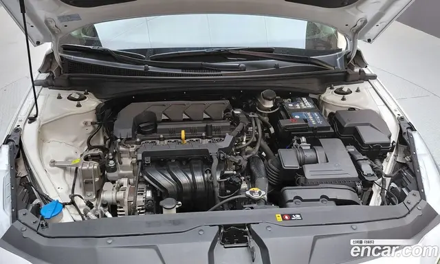 Hyundai Avante 2022 1.6 автомат (гидро), миниатюра 6